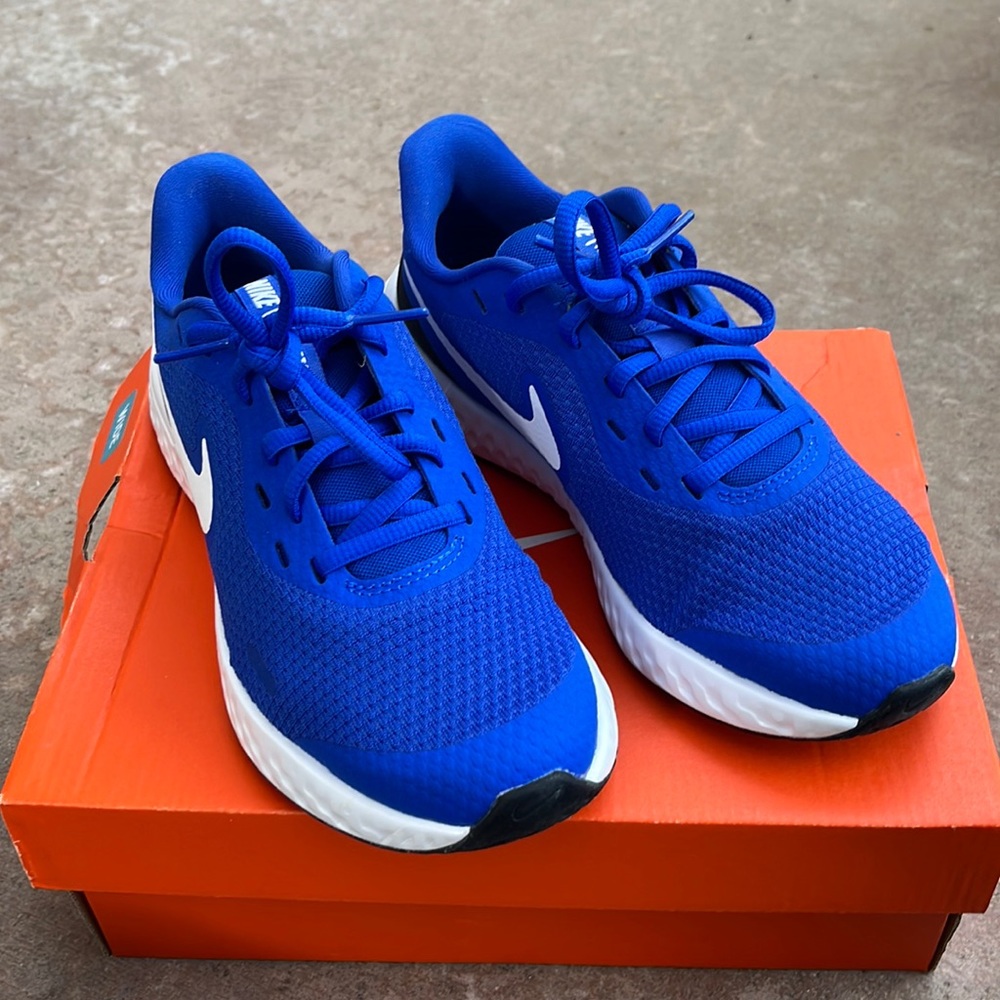 Boys Nike Revolution 5 GS Running Shoes